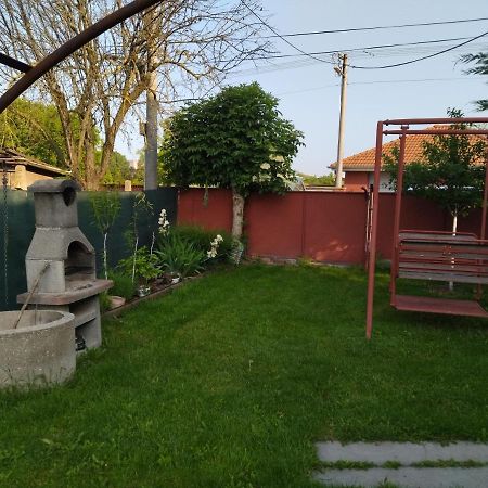Ubytovanie Tibor Skarba Dunajská Streda エクステリア 写真