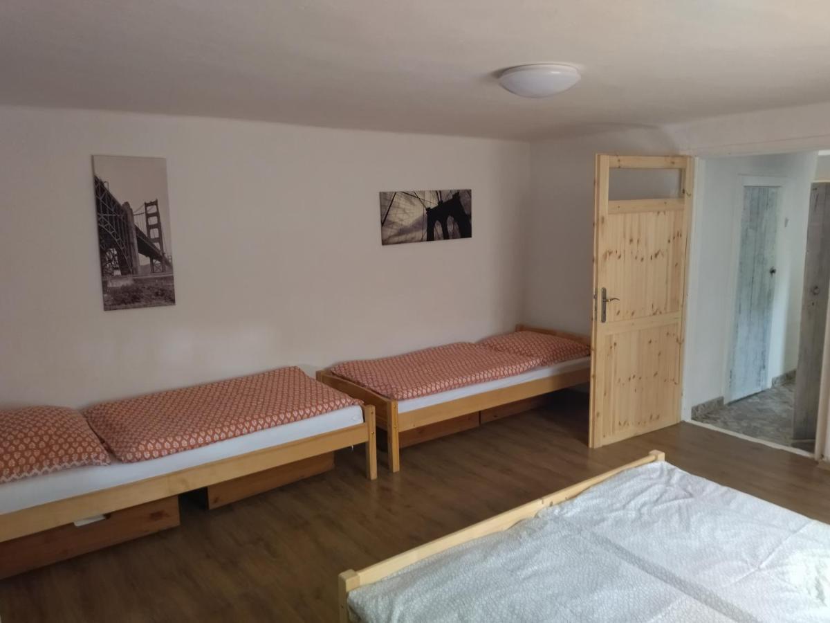 Ubytovanie Tibor Skarba Dunajská Streda エクステリア 写真